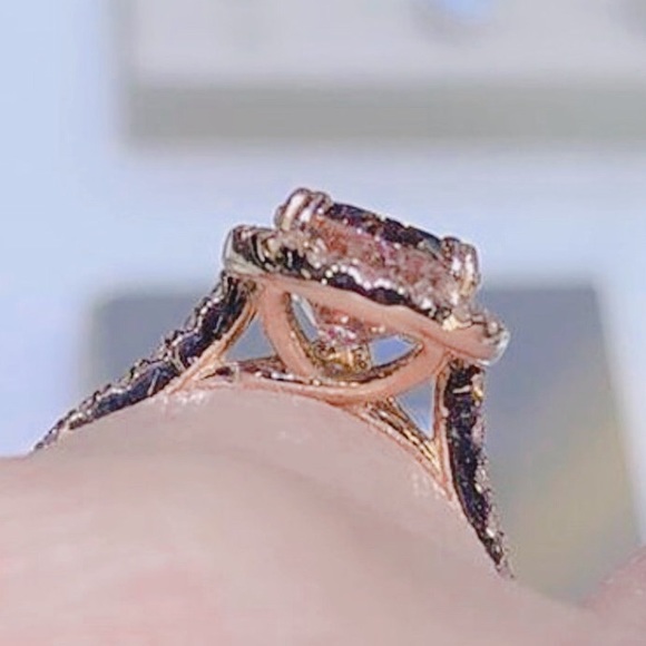 18K Rose Gold Filled Pear Shape Morganite Ring - Picture 5 of 8